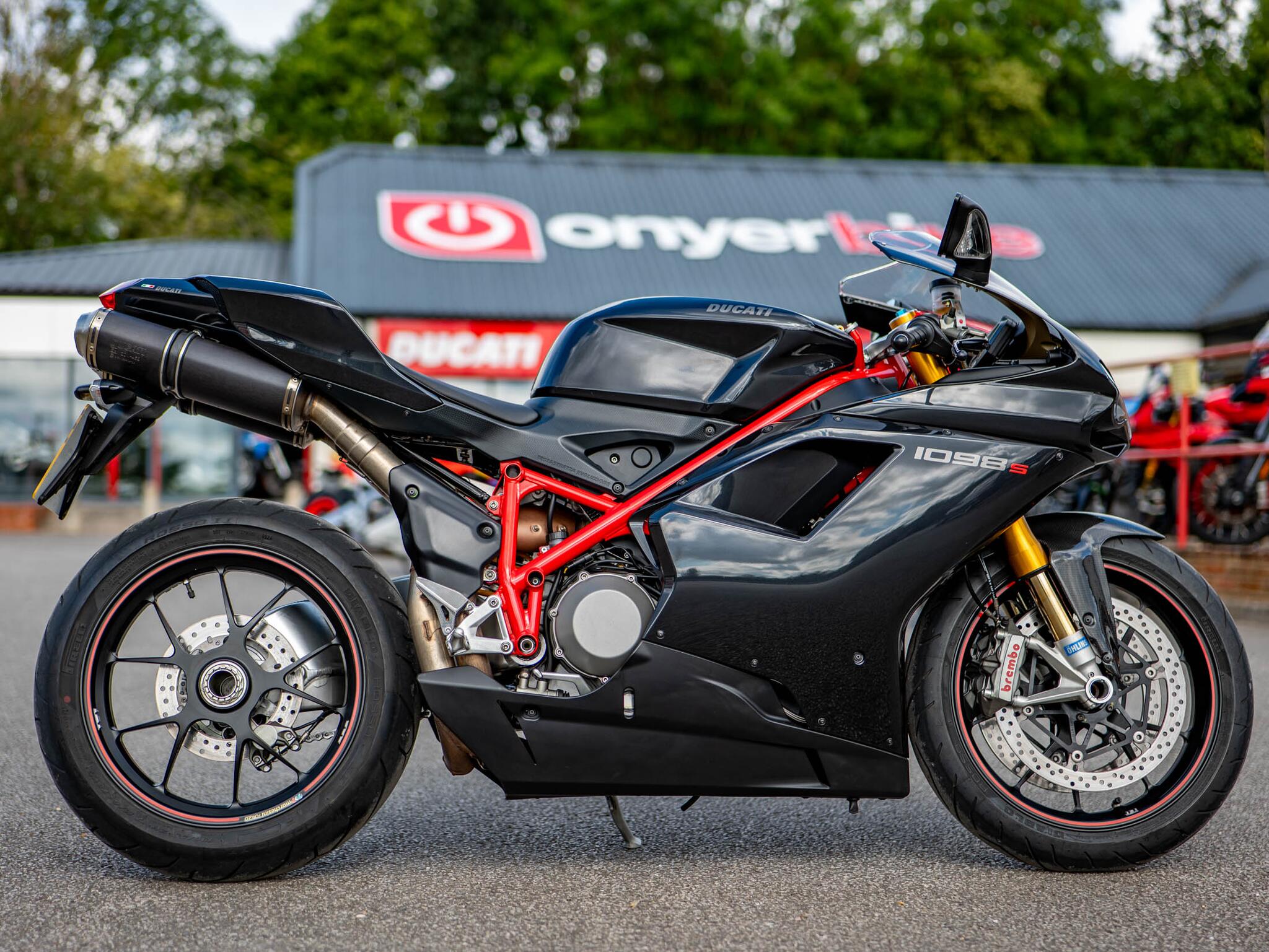 ドゥカティ 999 749 純正シート　DUCATI ◇Q79 売切り! ドゥカティ 749 999 純正 ホイール セット 3.50×17 5.50